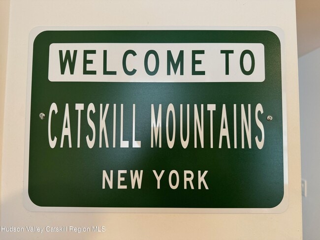 Building Photo - 114 2nd St