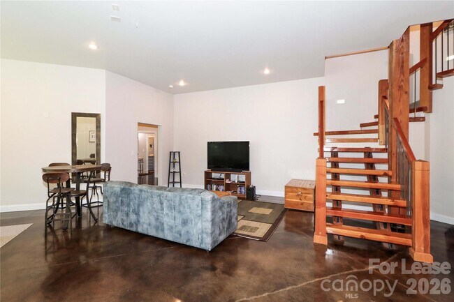 Building Photo - 111 Farmington Ln