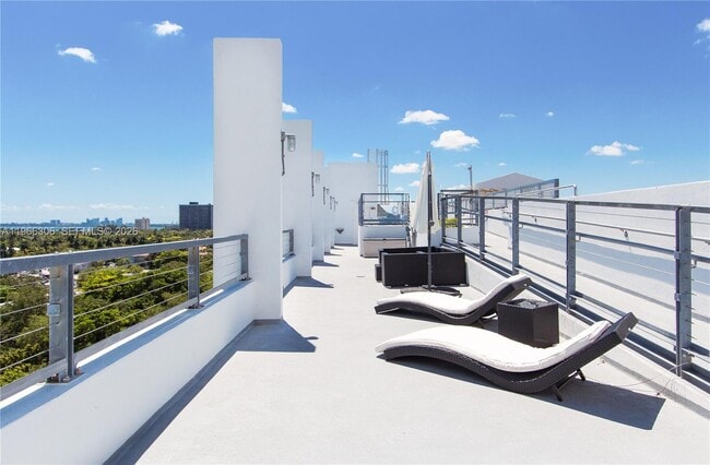 Building Photo - 8101 Biscayne Blvd