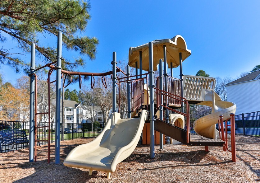 Whitehall Estates 2400 Whitehall Estates Dr Charlotte NC 28273