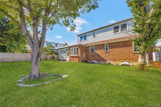 Building Photo - 63 I U Willets Rd