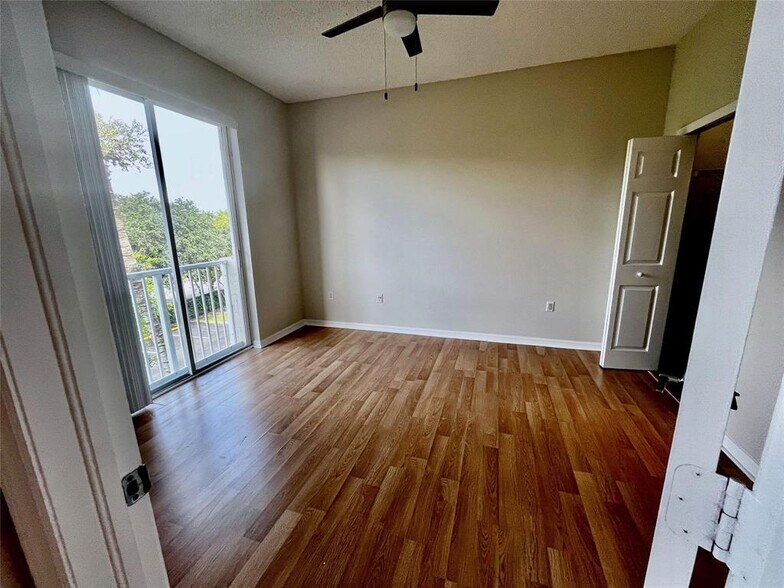 Building Photo - 7085 Nova Dr