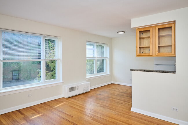 Building Photo - 2424 W Estes Ave