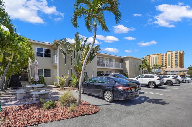 Building Photo - 3212 NE 9th St