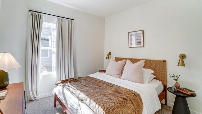 Building Photo - 406 Emily Dr