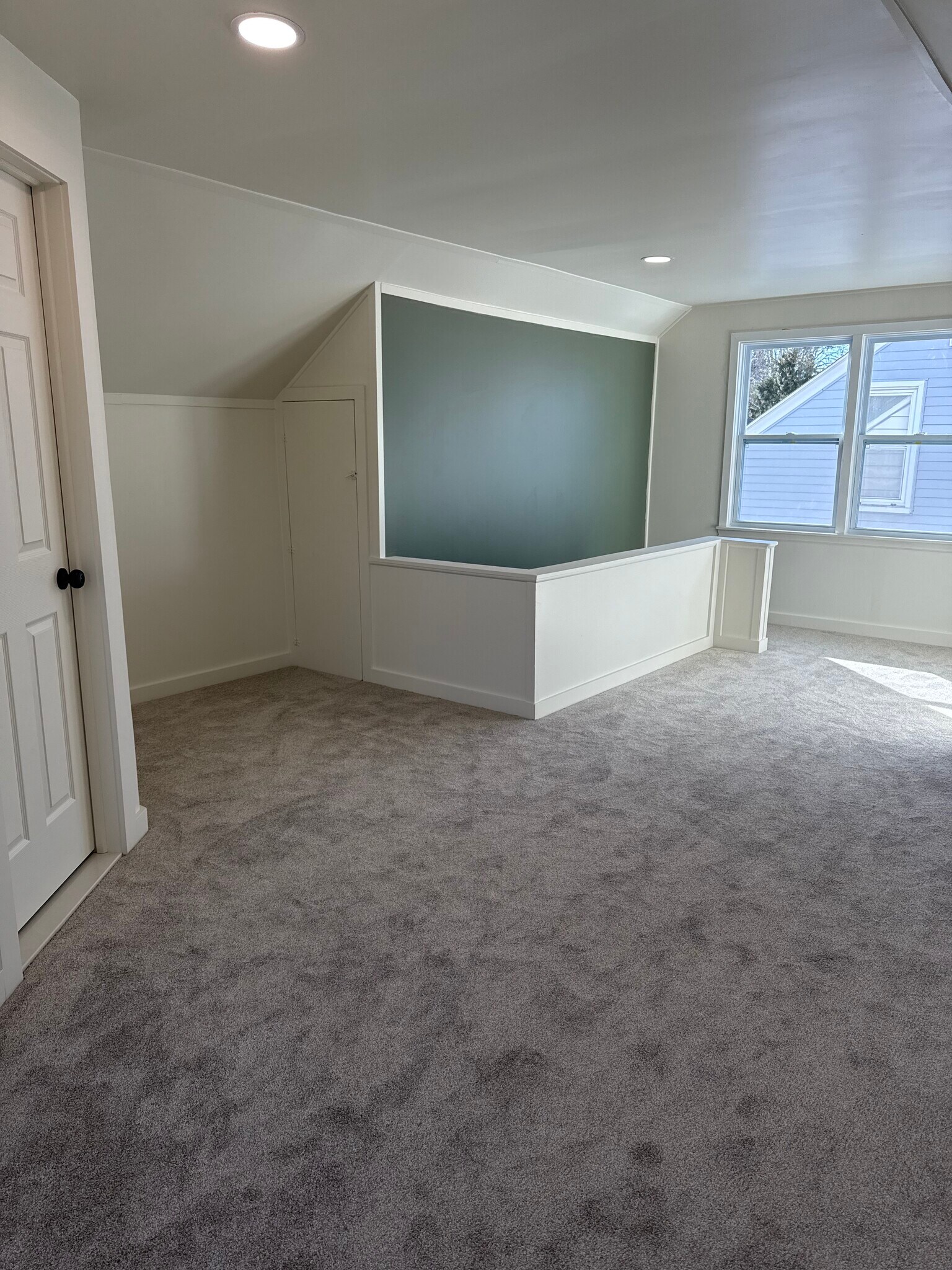 Building Photo - 125 S Minerva Ave