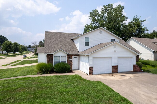Building Photo - 5013-5015 Carrie Ridge Dr.
