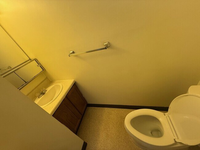 Building Photo - Fall Semester Lease Available! 2 Bedroom T...