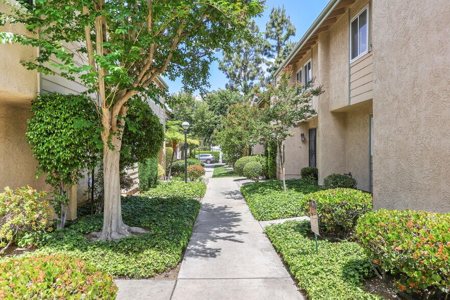 Grounds - 8341 Grenoble St