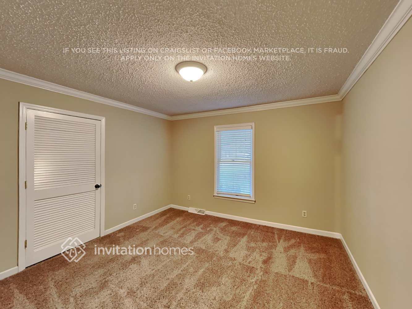 Building Photo - 10225 Woodview Cir