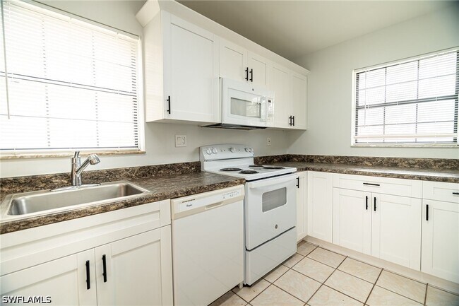 Building Photo - 5254 Treetops Dr