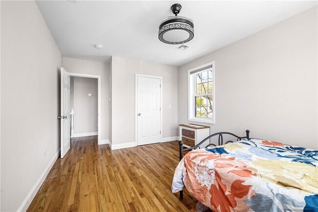 Building Photo - 30 Groveland Ave