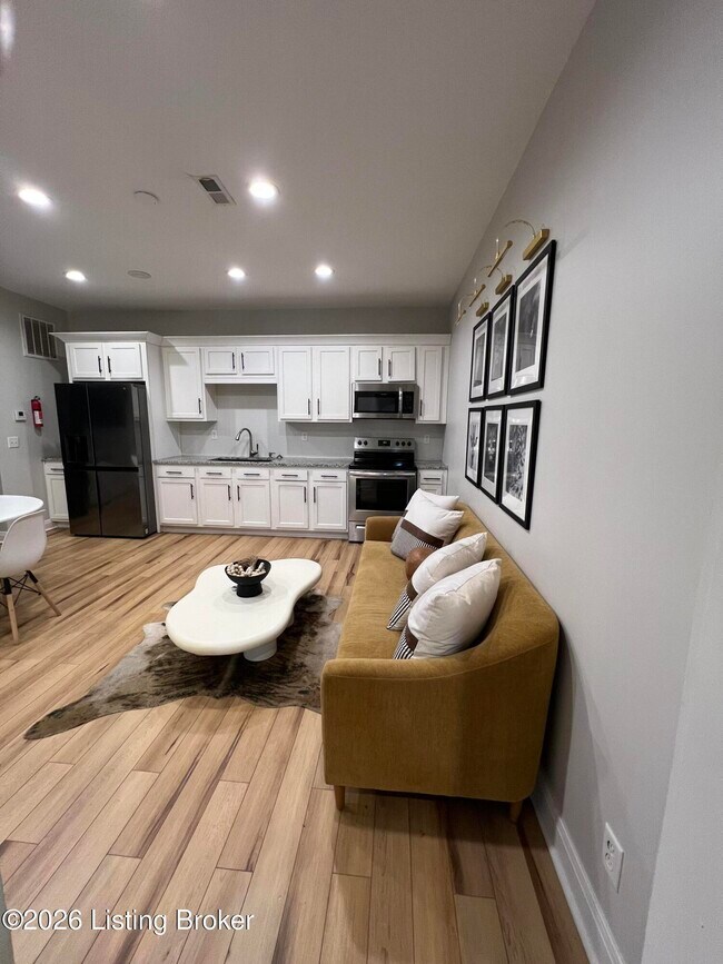 Building Photo - 1110 Logan St