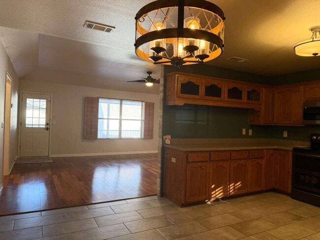 Building Photo - Beautiful single-story home on a corner lot in New Braunfels!
