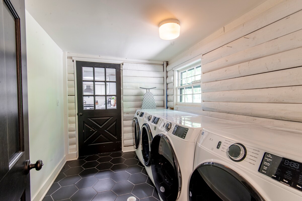 Building Photo - 1644 Dudley Mountain Rd