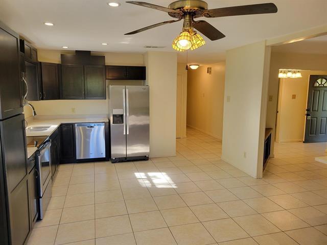 Building Photo - 3159 Southlake Park Dr
