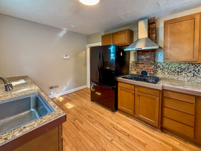 Building Photo - 301 Ragland St