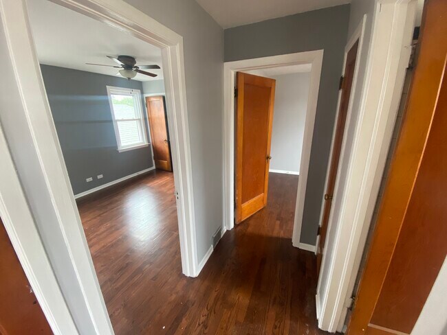 Building Photo - 1325 Clarence Ave