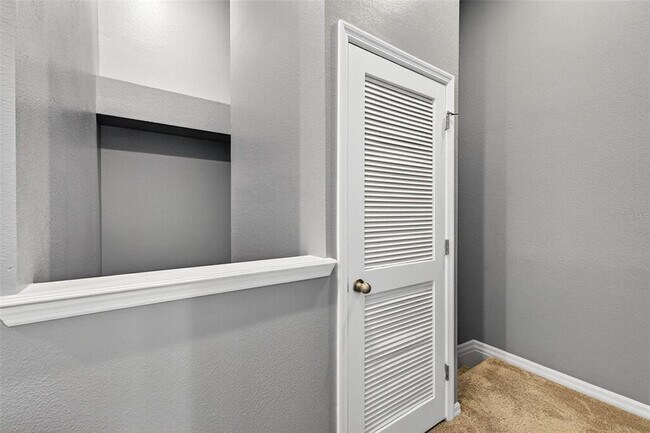 Building Photo - 6745 Breezy Palm Dr