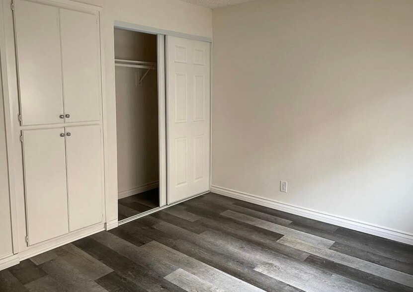 Building Photo - 1055 Walnut Grove Ave