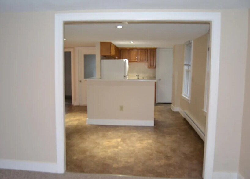 Building Photo - 163 N Main St