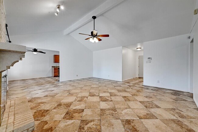 Building Photo - 1317 Meadgreen Cir