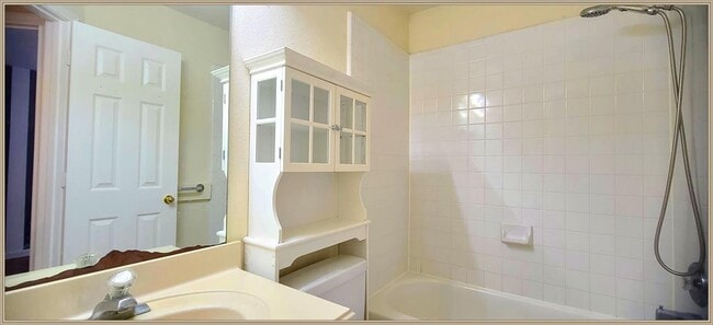 Building Photo - 9602 Meadowchase Ct
