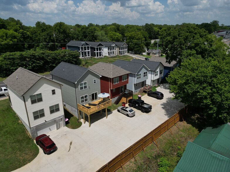 Driveway - 704 Crossland Ave