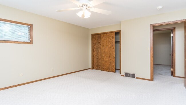 Building Photo - 1605 E 49th St