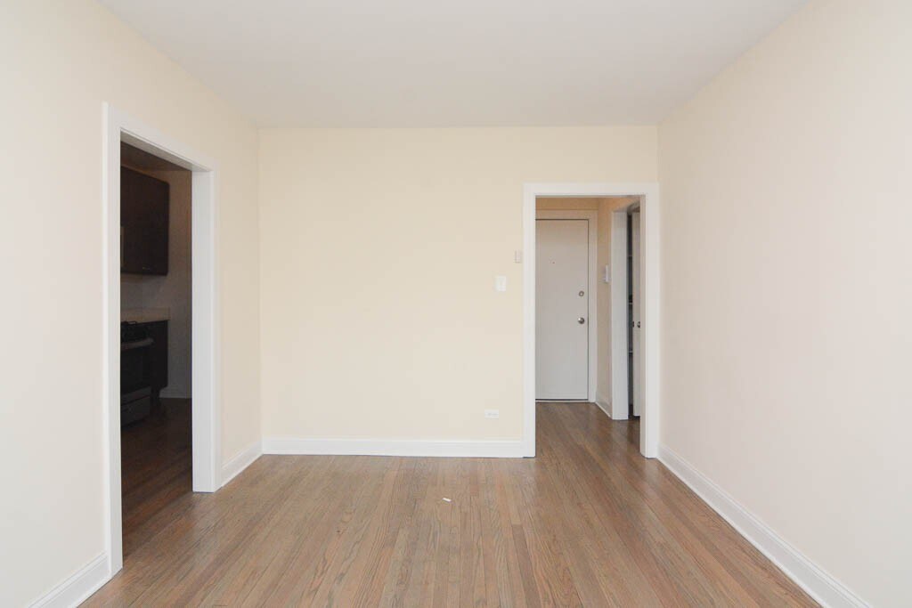Building Photo - 2645 N Spaulding Ave