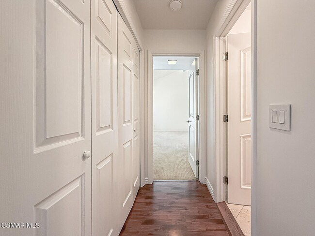 Building Photo - 576 Calle De Las Ovejas