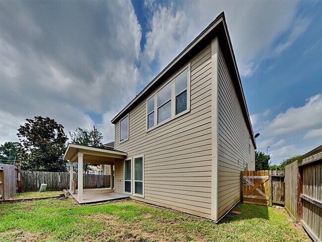 Building Photo - 15818 Shoreline Terrace Dr