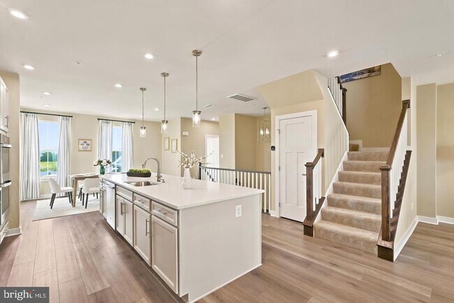 Building Photo - 24274 Thurso Sq