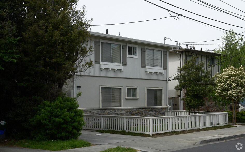 Primary Photo - 806 Fulton St