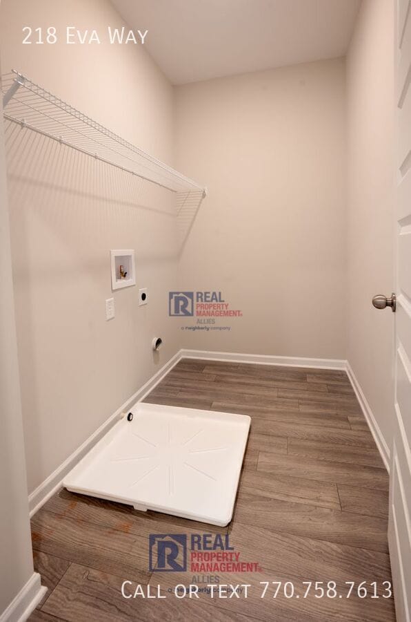 Building Photo - 218 Eva Wy