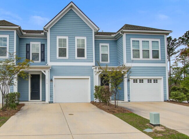 Primary Photo - 2319 Watchtower Ln