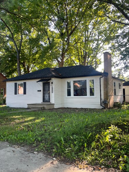 Primary Photo - 19375 Pierson St