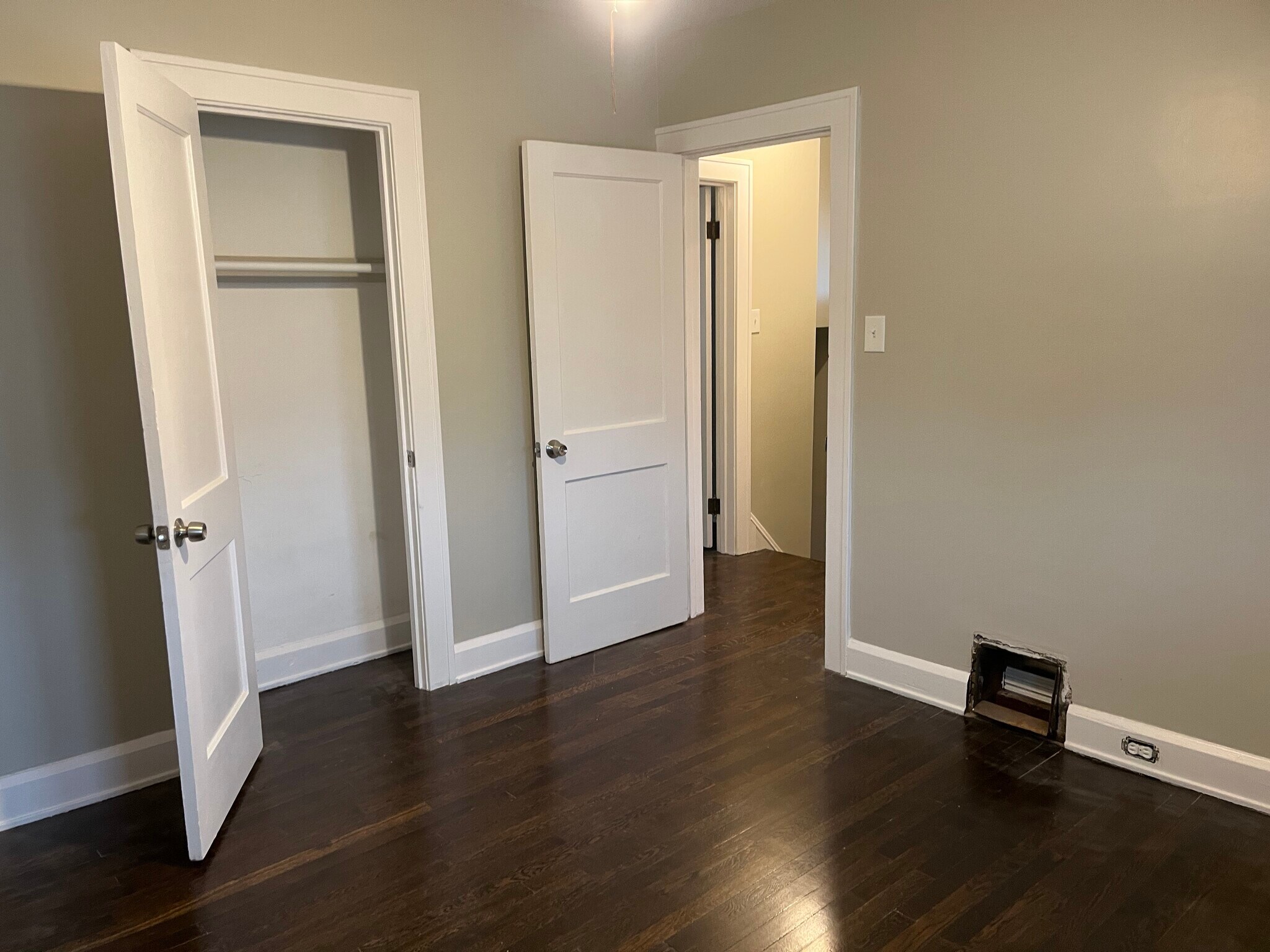 bedroom 2 - 3408 Parklane Dr