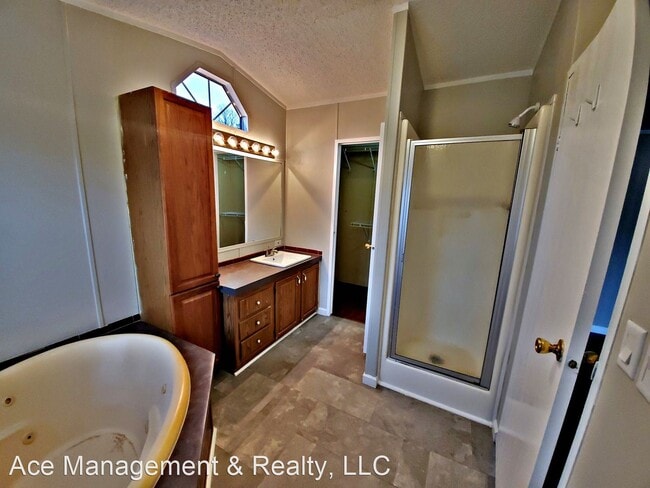 Building Photo - 3 br, 2 bath House - 372 County Rd 201