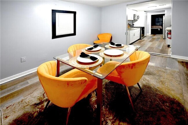 Building Photo - 539 Paines Ave NW