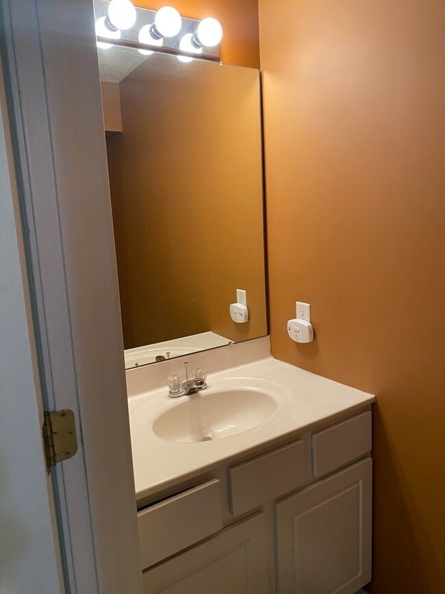 Building Photo - 1704 Sunrise Point