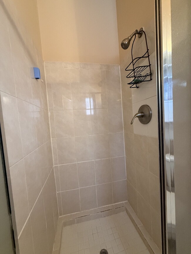 Building Photo - 10449 Chinaberry Dr