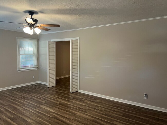 Building Photo - Seeing is Believing!!!