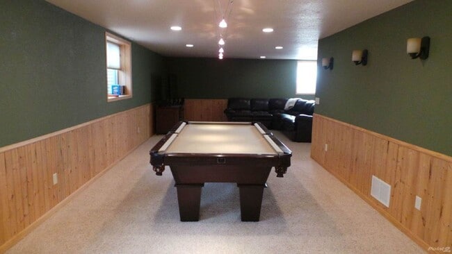 Building Photo - SPACIOUS | 3 BEDROOM | TOWNHOME | LOCATED IN AUBURN HILLS