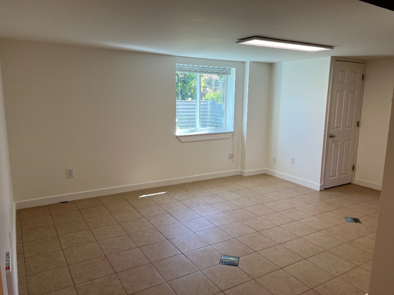 Building Photo - 1708 S Durango St