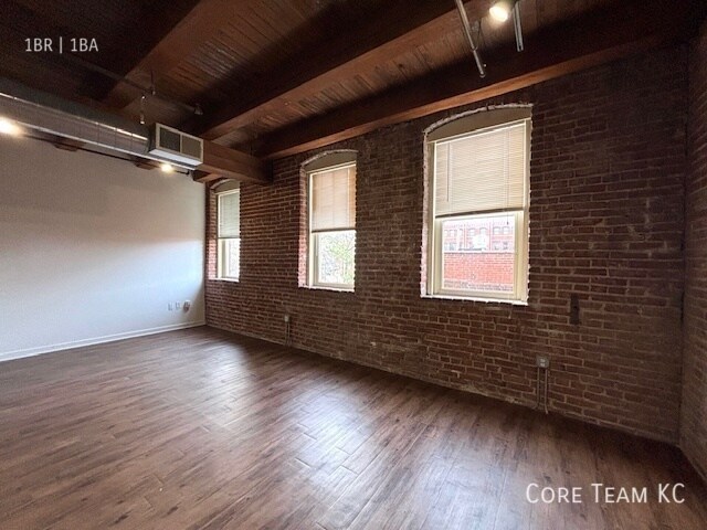 Building Photo - 204 Walnut St