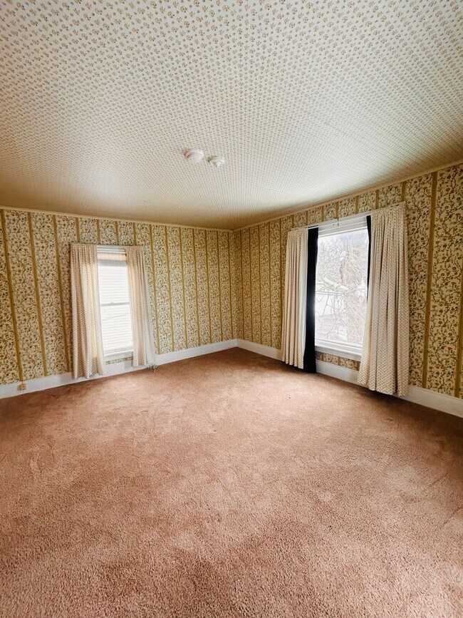 Building Photo - Village of West Carthage 3-4 Bedroom / 1.5 Bath Home