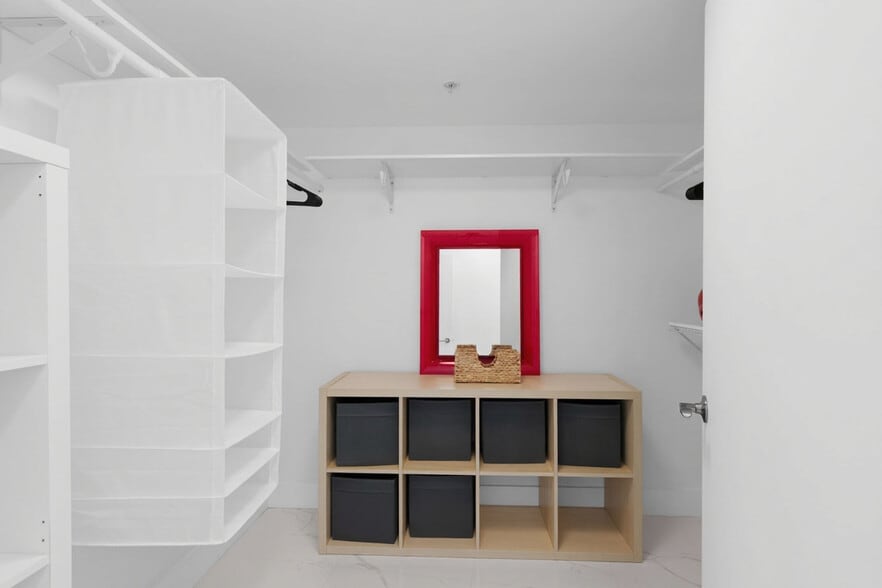 Building Photo - 6620 Indian Creek Dr