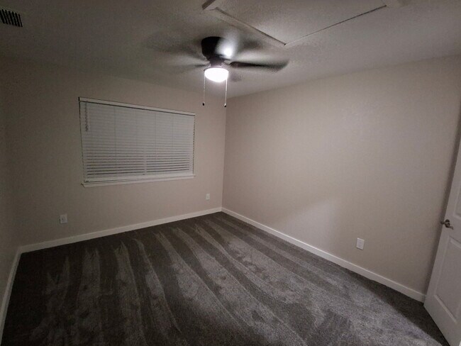 Building Photo - 3162 Chimney Cir