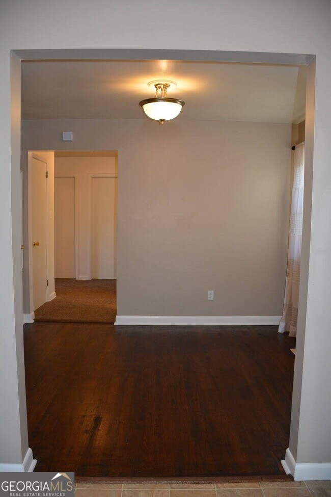 Building Photo - 403 Mary Ln